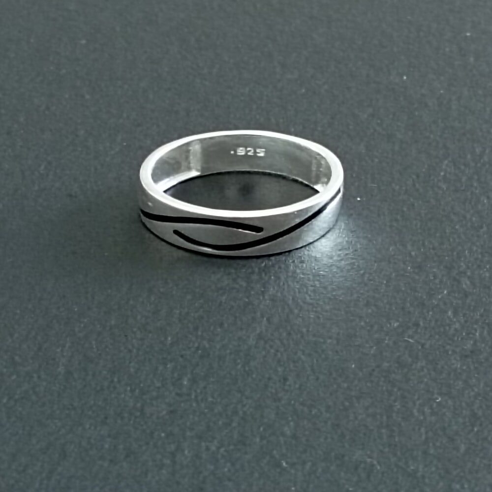 Sterling Silver Ring R305